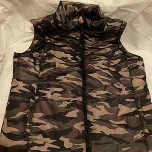 Plus size Camo vest
